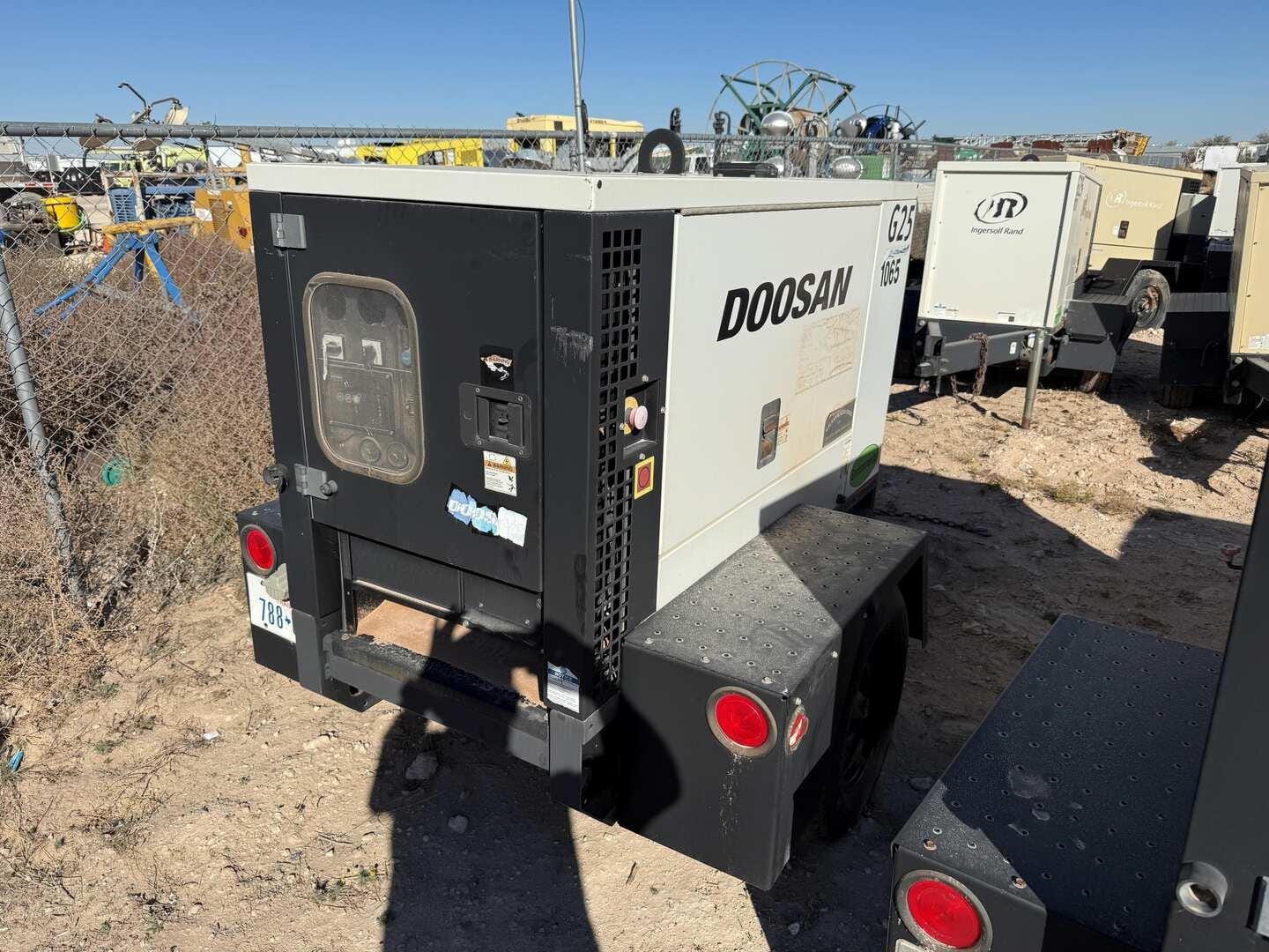 2011  Doosan G25 Equipment Image0