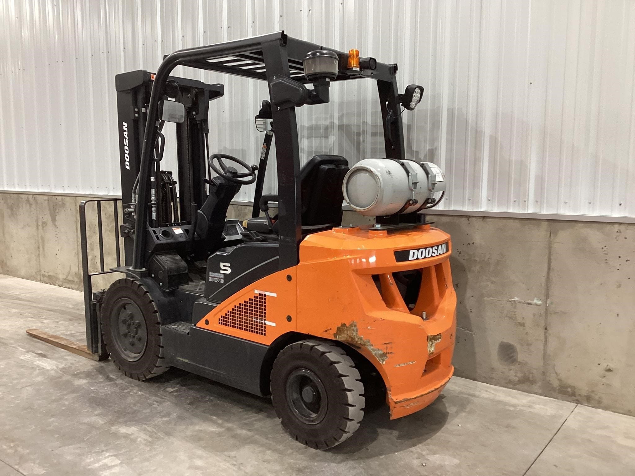 2022  Doosan G25E-7 Equipment Image0