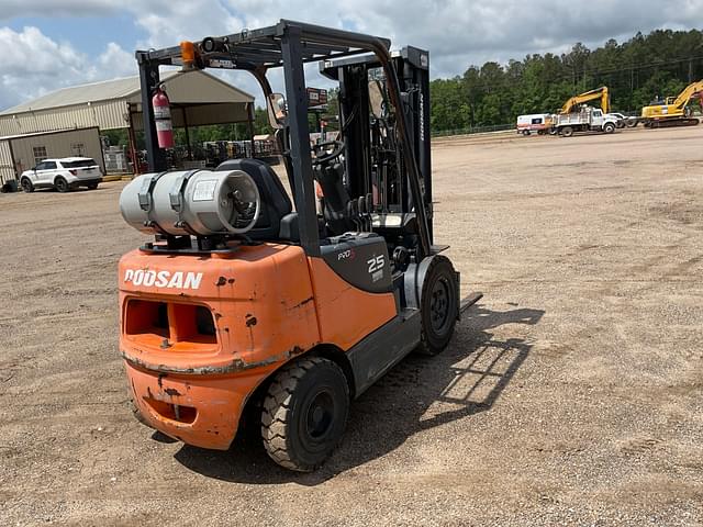 Image of  Doosan G25E equipment image 4