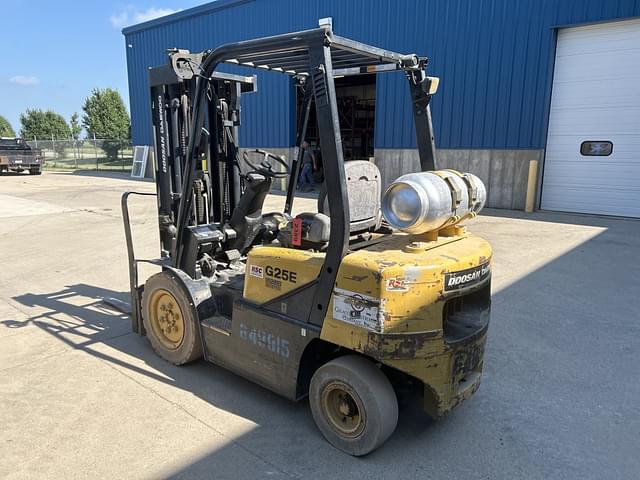 Image of  Doosan G25E equipment image 2