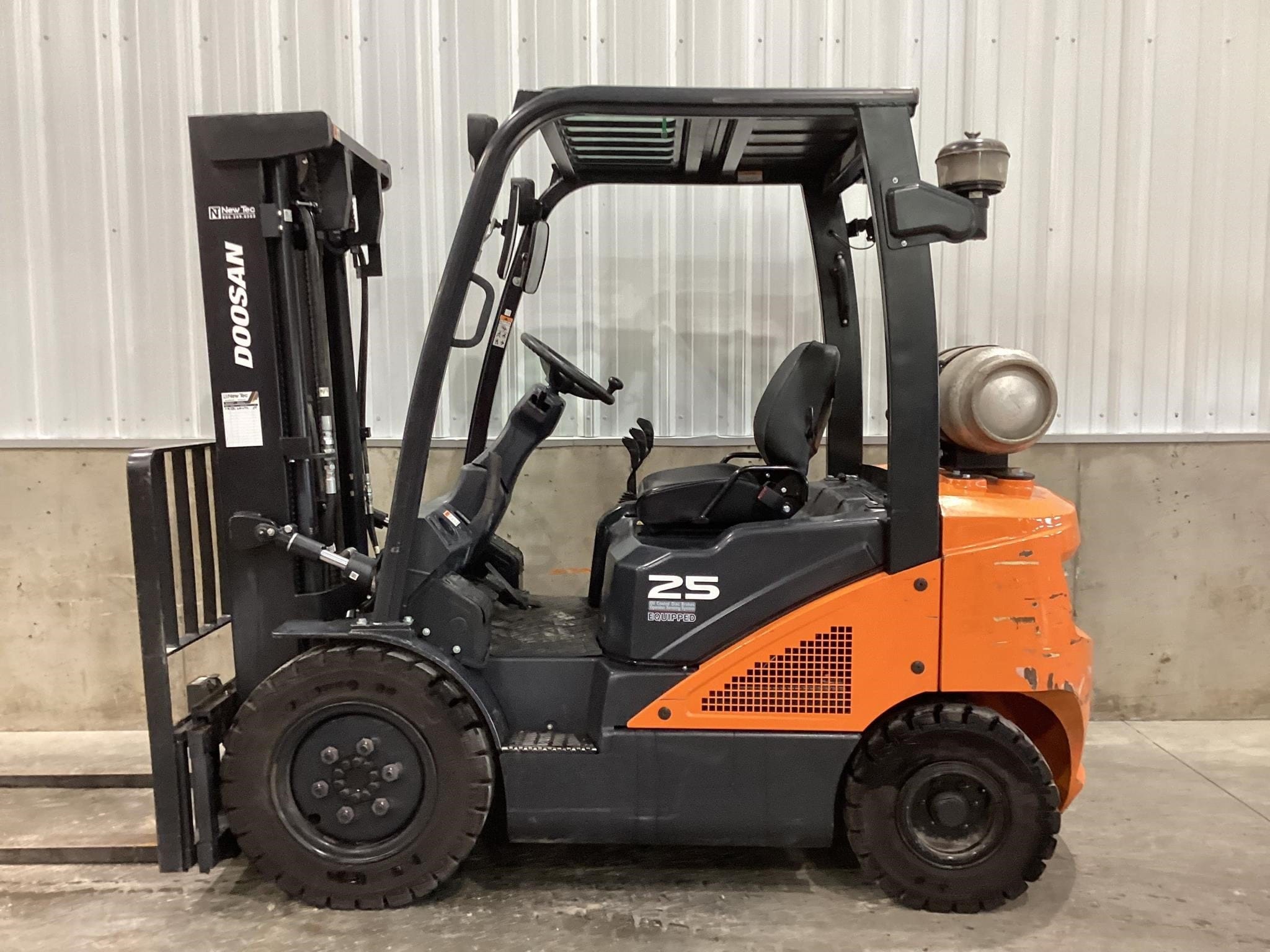2021 Doosan G25N-7 Equipment Image0
