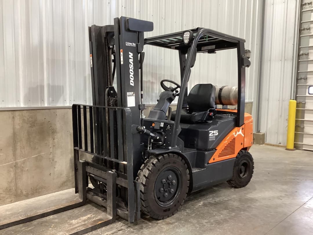 Image of Doosan G25N-7 Primary Image