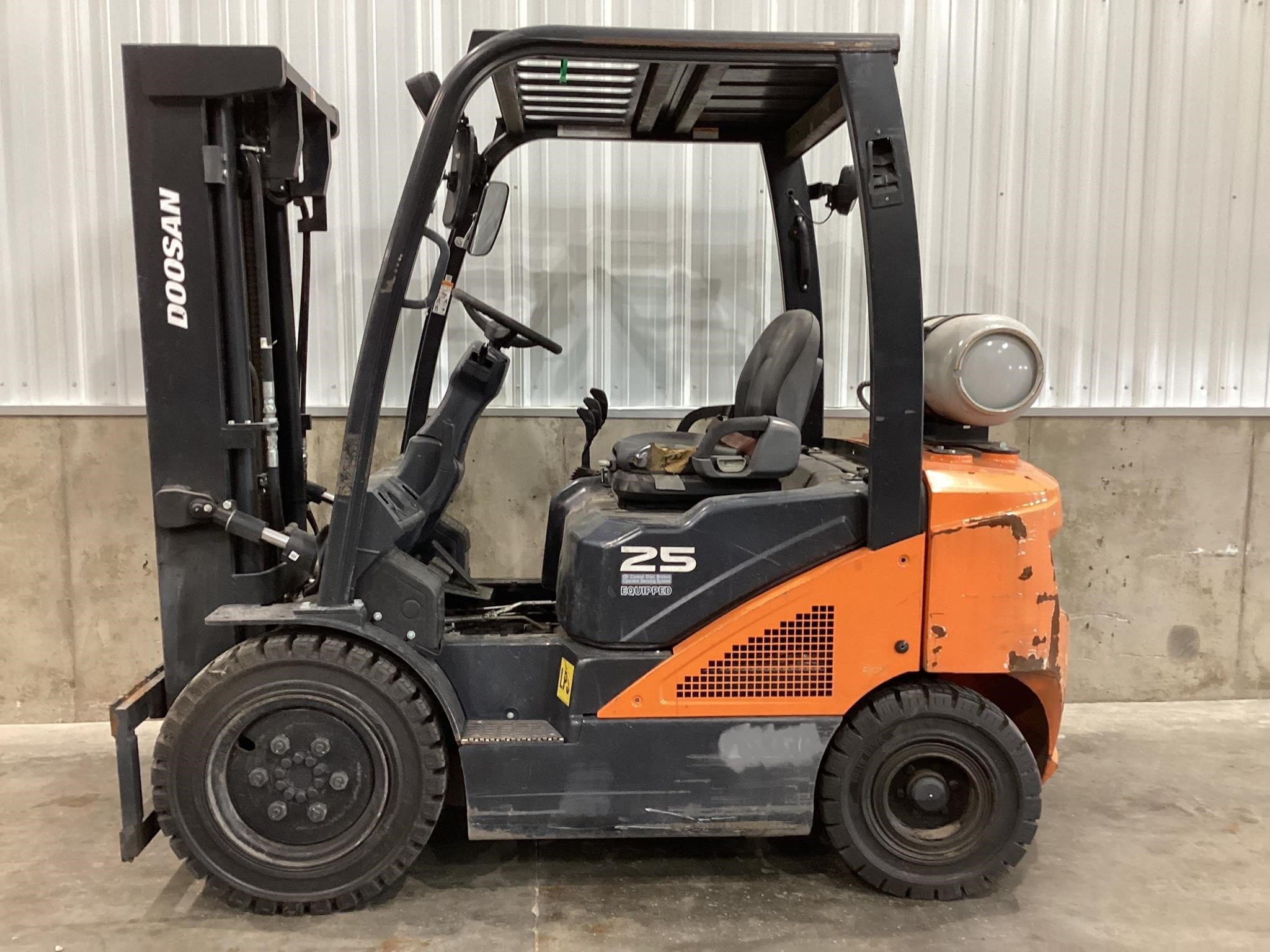 2020 Doosan G25N-7 Equipment Image0