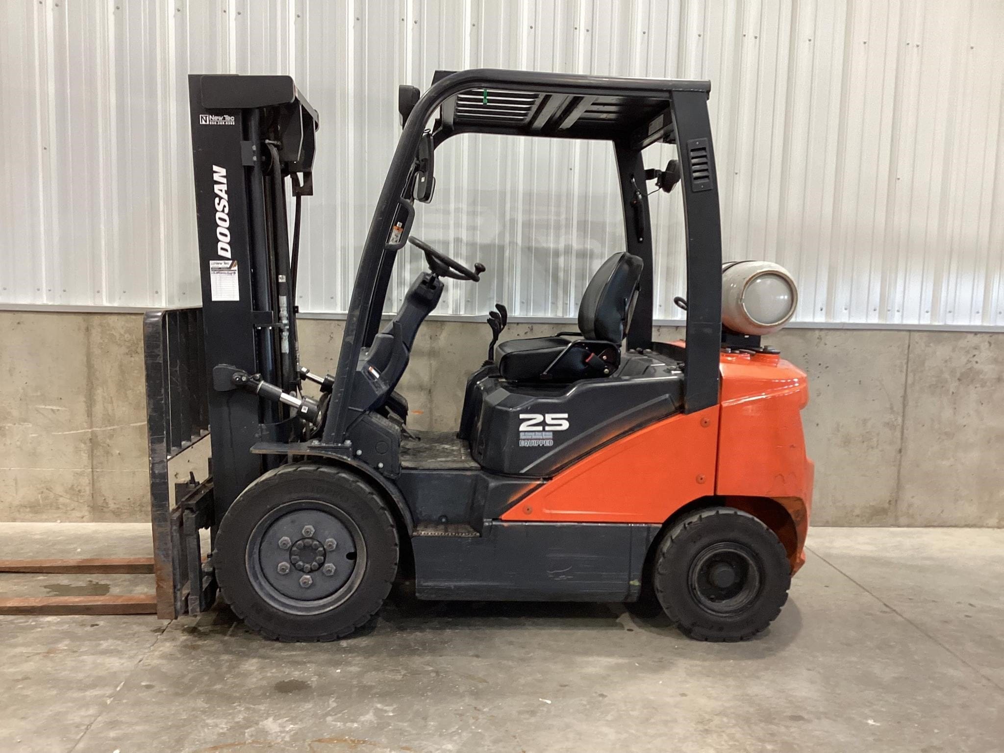 2021 Doosan G25N-7 Equipment Image0