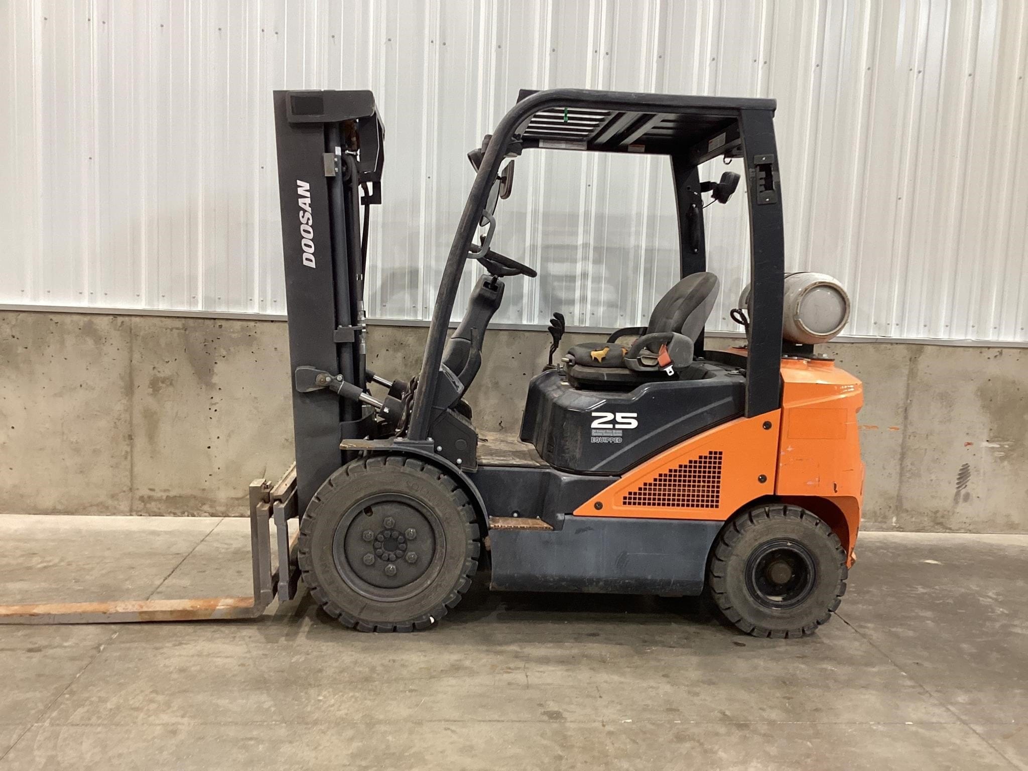 2020 Doosan G25N-7 Equipment Image0