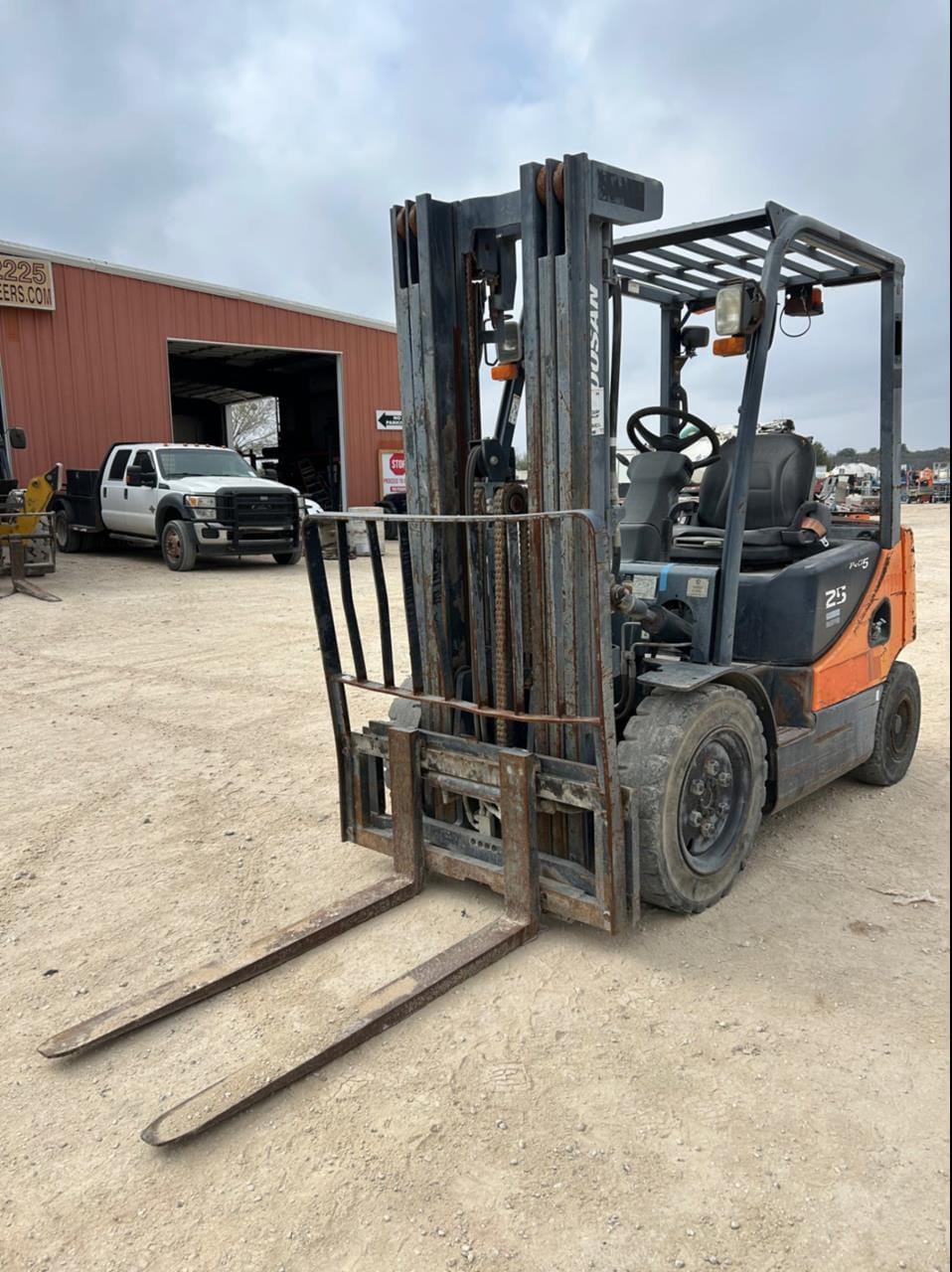  Doosan G25P-5 Equipment Image0