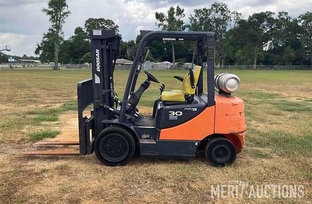 Image of  Doosan G30P-5 equipment image 2