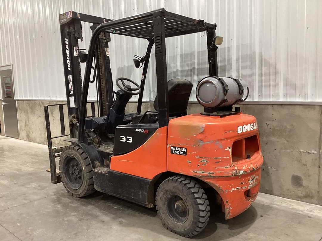 Image of Doosan G33P-5 Image 0