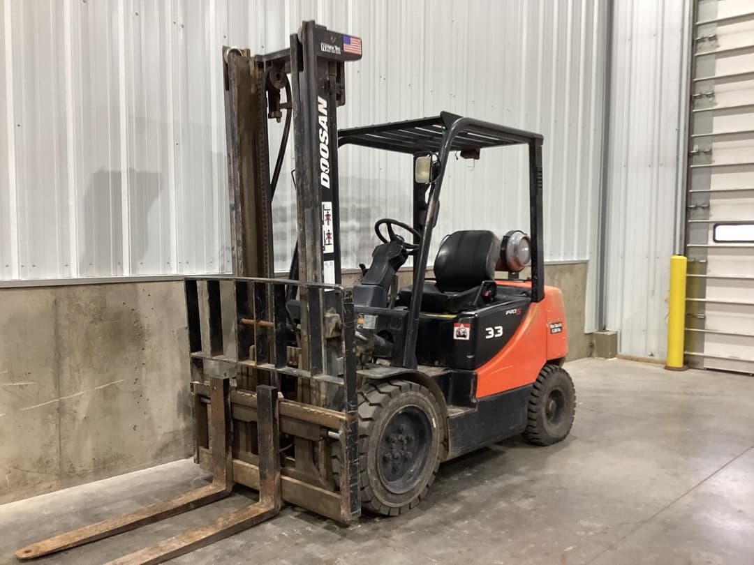 Image of Doosan G33P-5 Image 0