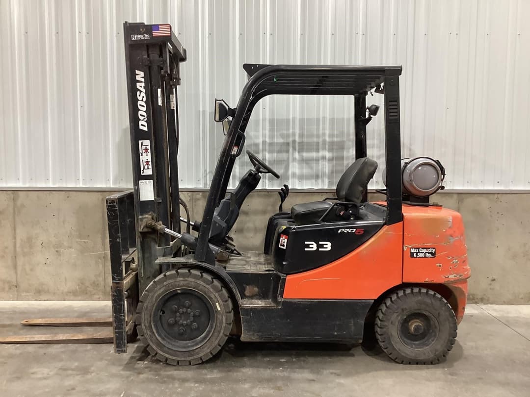 Image of Doosan G33P-5 Image 0