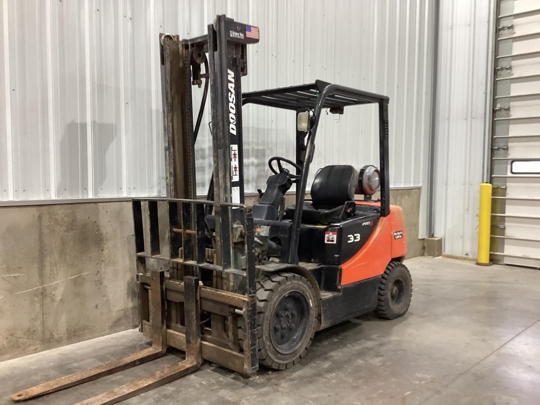 Image of Doosan G33P-5 Image 1
