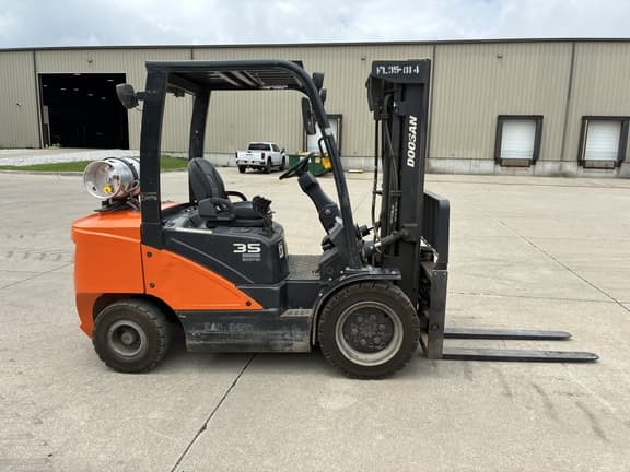 Image of Doosan G35NC-7 equipment image 3