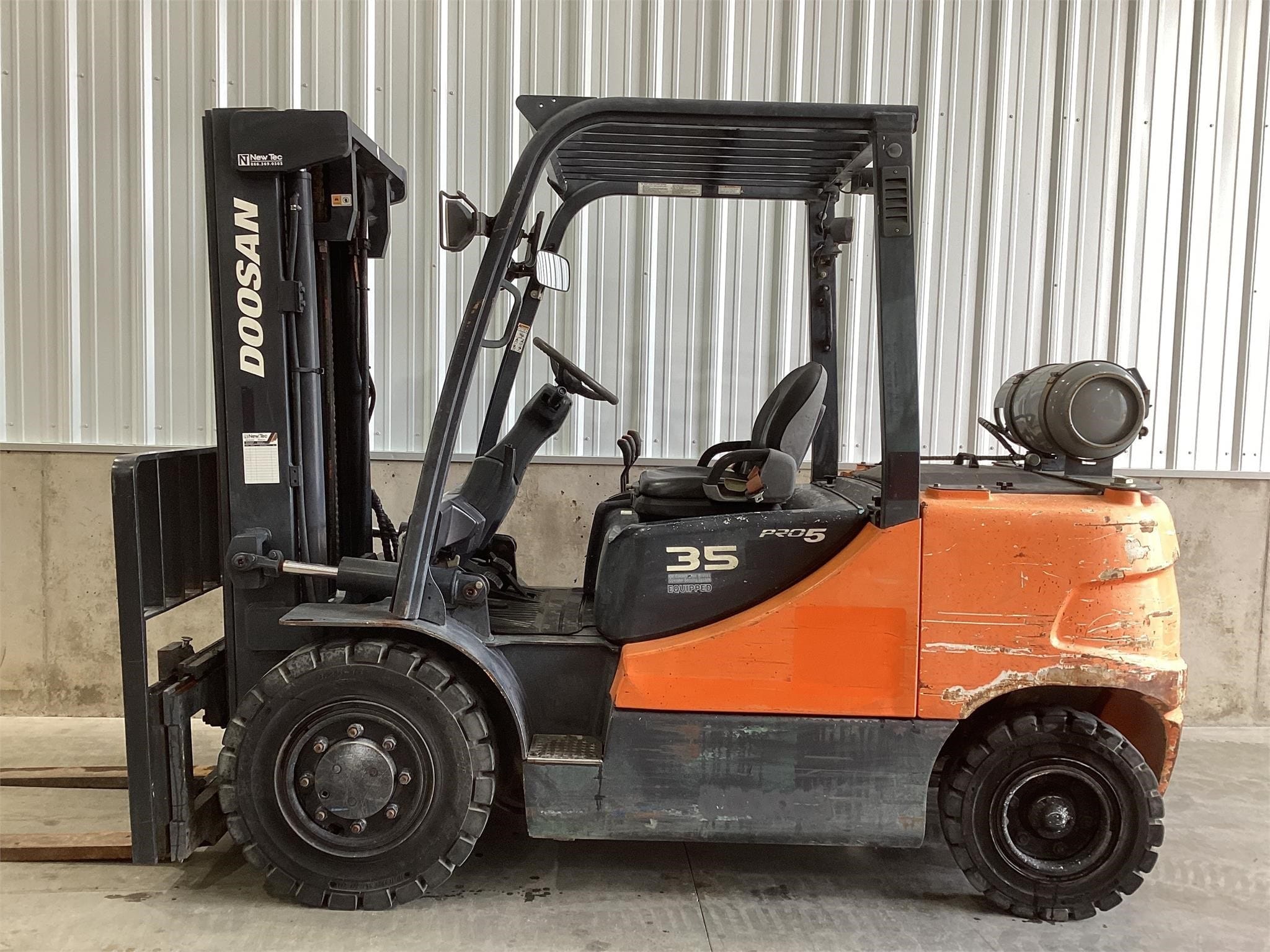 2014  Doosan G35S-5 Equipment Image0