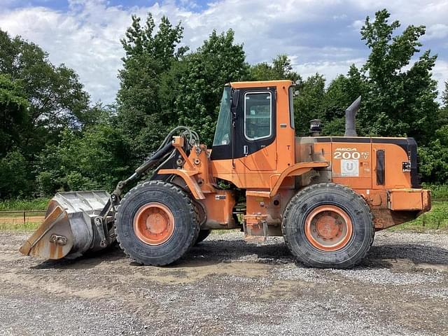 Image of  Doosan Mega 200V equipment image 2