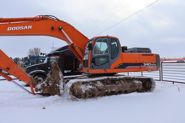 Image of  Doosan DX340LC equipment image 4