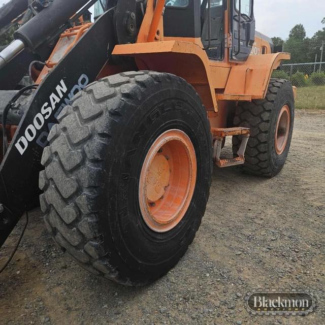 Image of  Doosan Mega 200V equipment image 1
