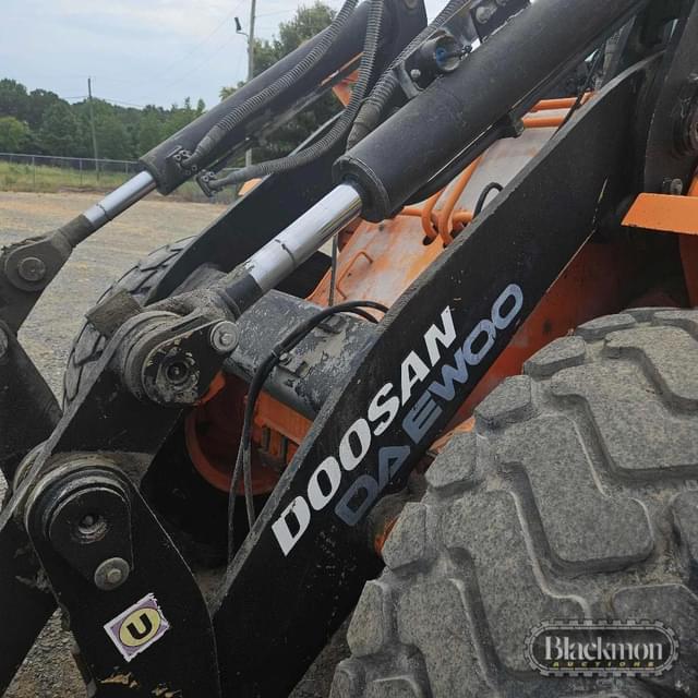 Image of  Doosan Mega 200V equipment image 2