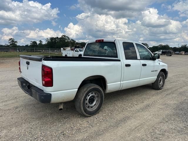 Image of Dodge Ram 1500 equipment image 2
