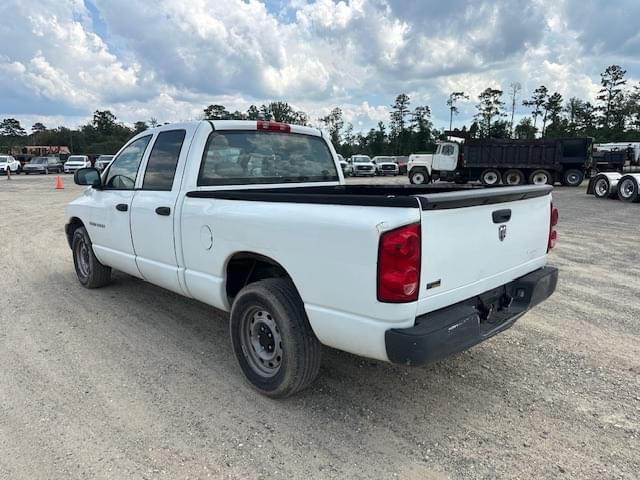 Image of Dodge Ram 1500 equipment image 3