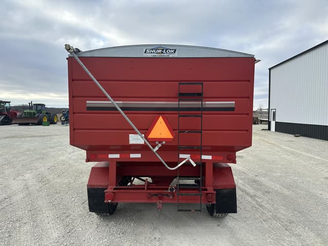 Image of Double B Trailers Grain Trailer equipment image 3