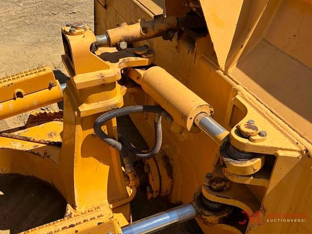 Image of Dressta TD-8S equipment image 4