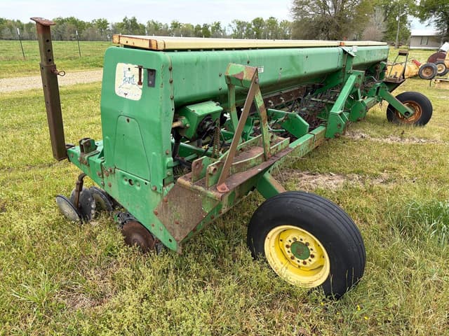 Image of John Deere 520 equipment image 2