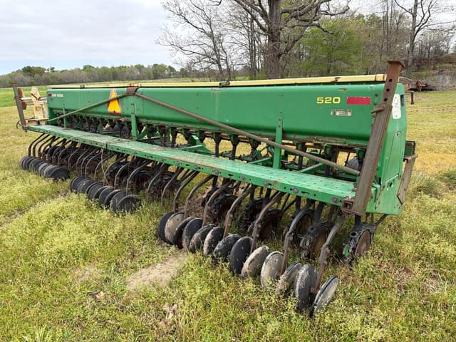 Image of John Deere 520 equipment image 1