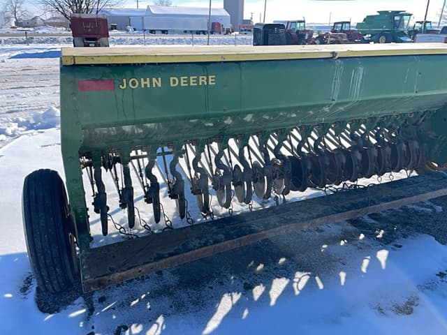 Image of John Deere 8200 equipment image 3