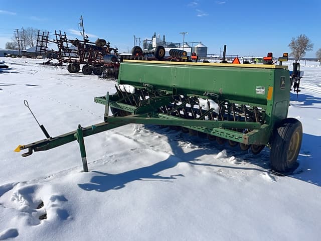 Image of John Deere 8200 equipment image 1