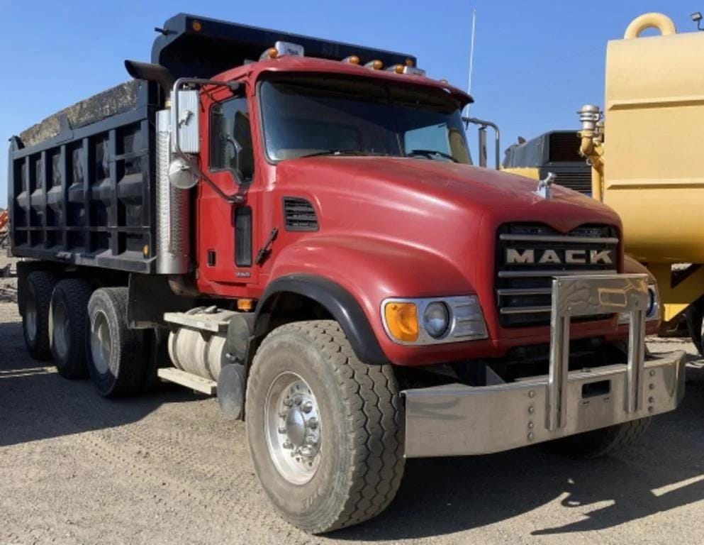 Main image Mack CV700