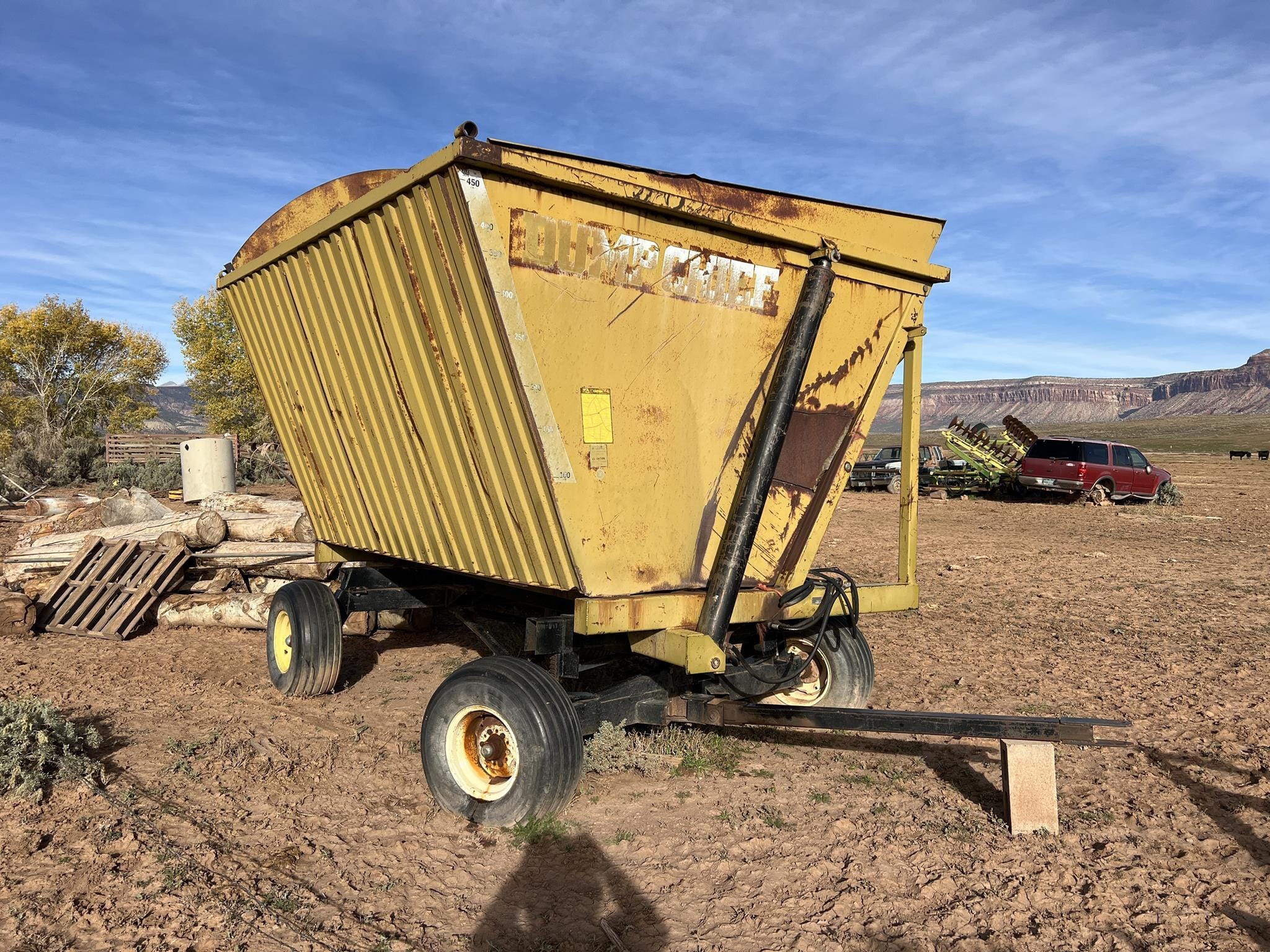 Dump Chief 706 Equipment Image0