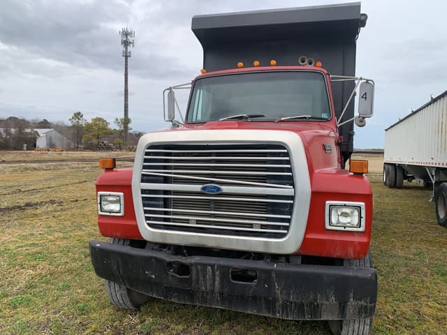 Image of Ford L8000 equipment image 1