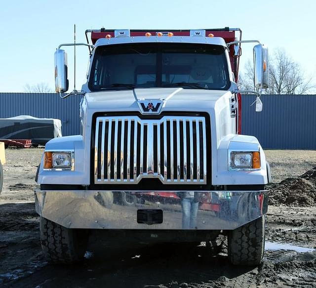 Image of Western Star 4700 equipment image 1