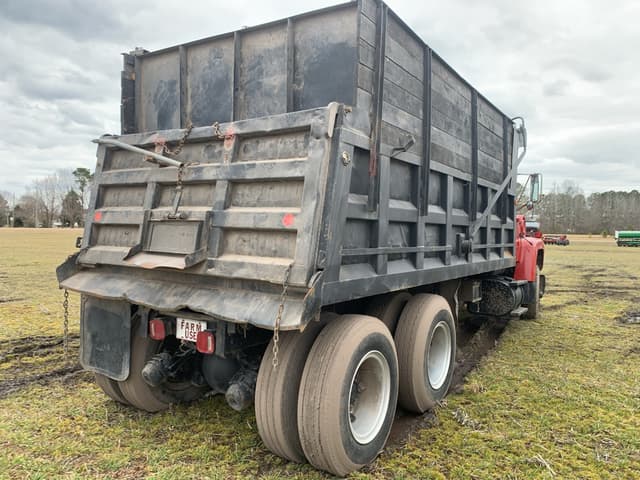 Image of Ford L8000 equipment image 4