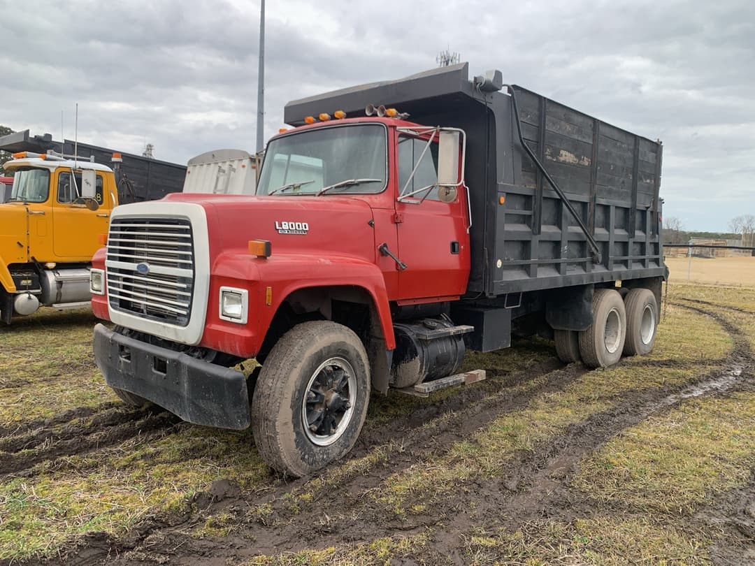 Image of Ford L8000 Primary image