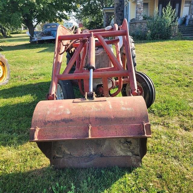 Image of Ford 860 equipment image 1