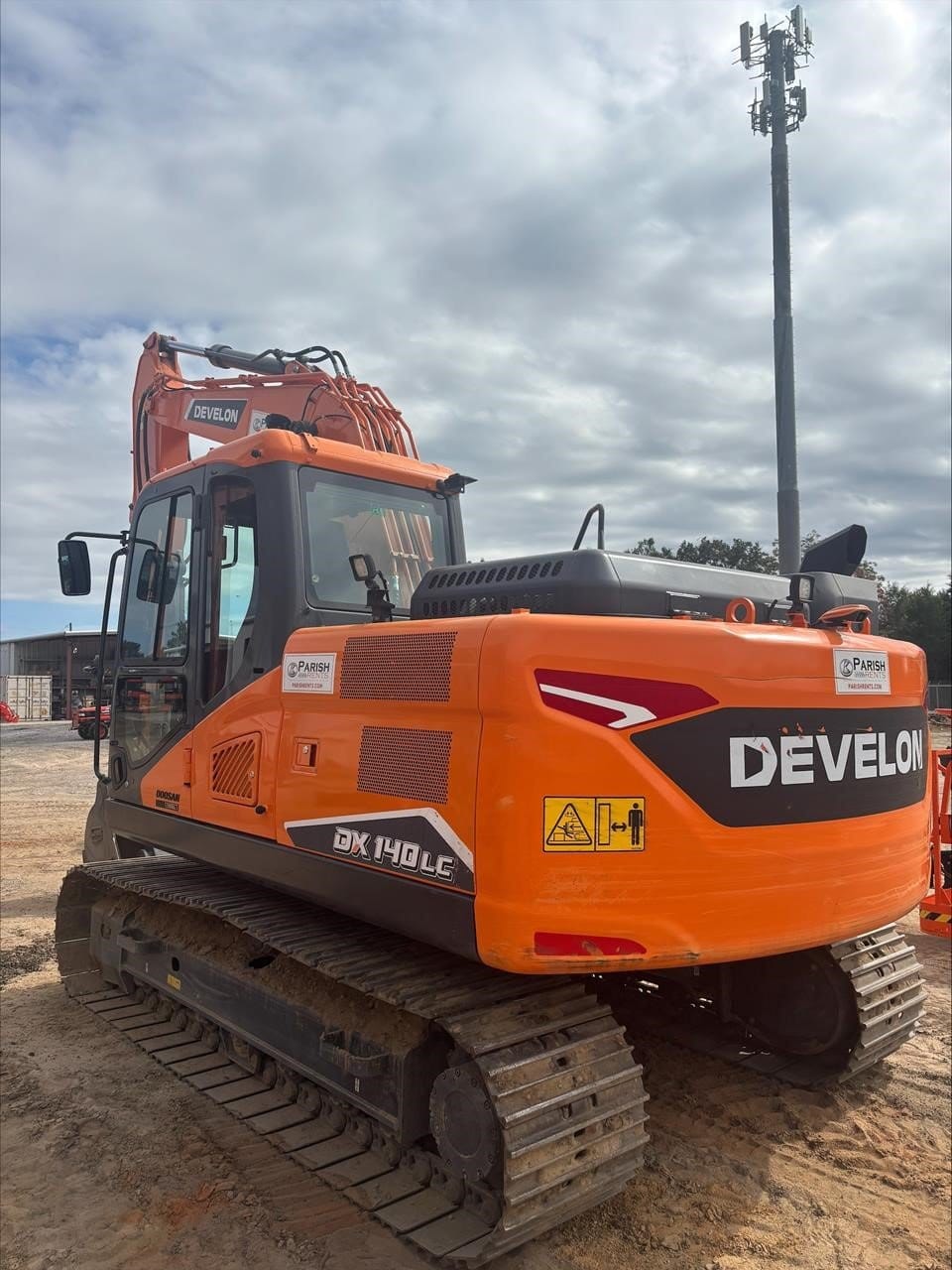 2022 Develon Undetermined Equipment Image0