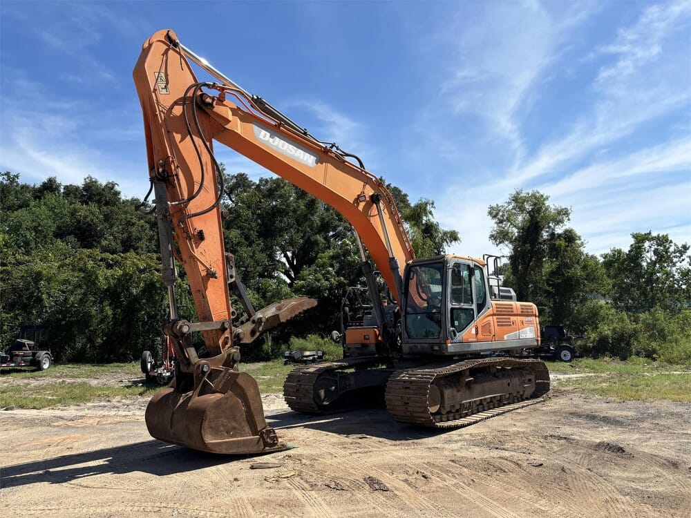  Doosan DX300LC Equipment Image0