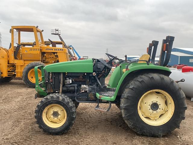 Image of John Deere 4700 equipment image 3