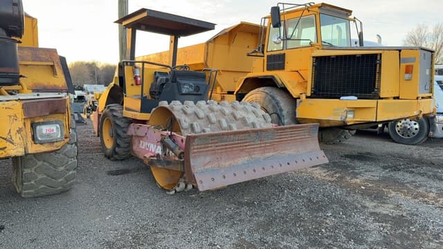 Image of DYNAPAC CA152 equipment image 2