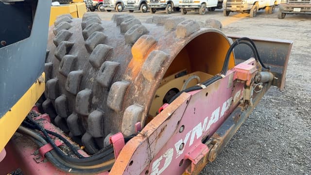 Image of DYNAPAC CA152 equipment image 3