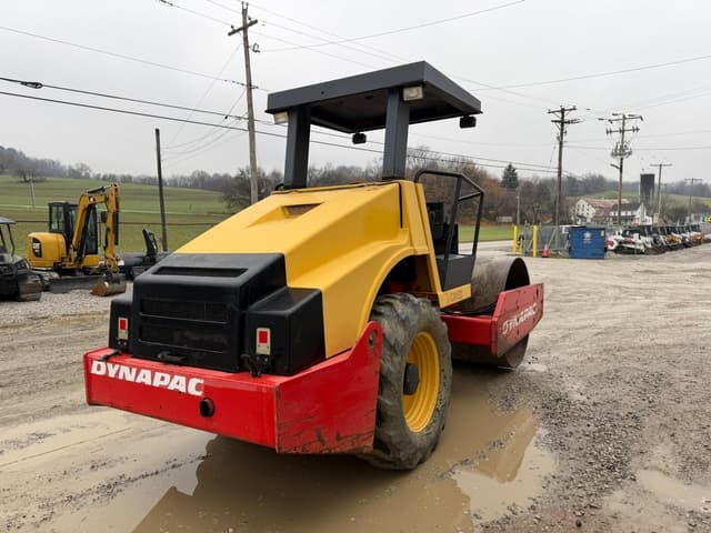 Image of DYNAPAC CA152D equipment image 4