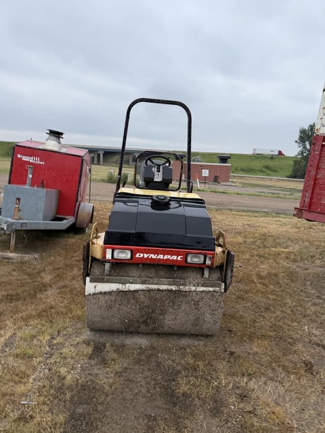 Image of DYNAPAC CC122 equipment image 1