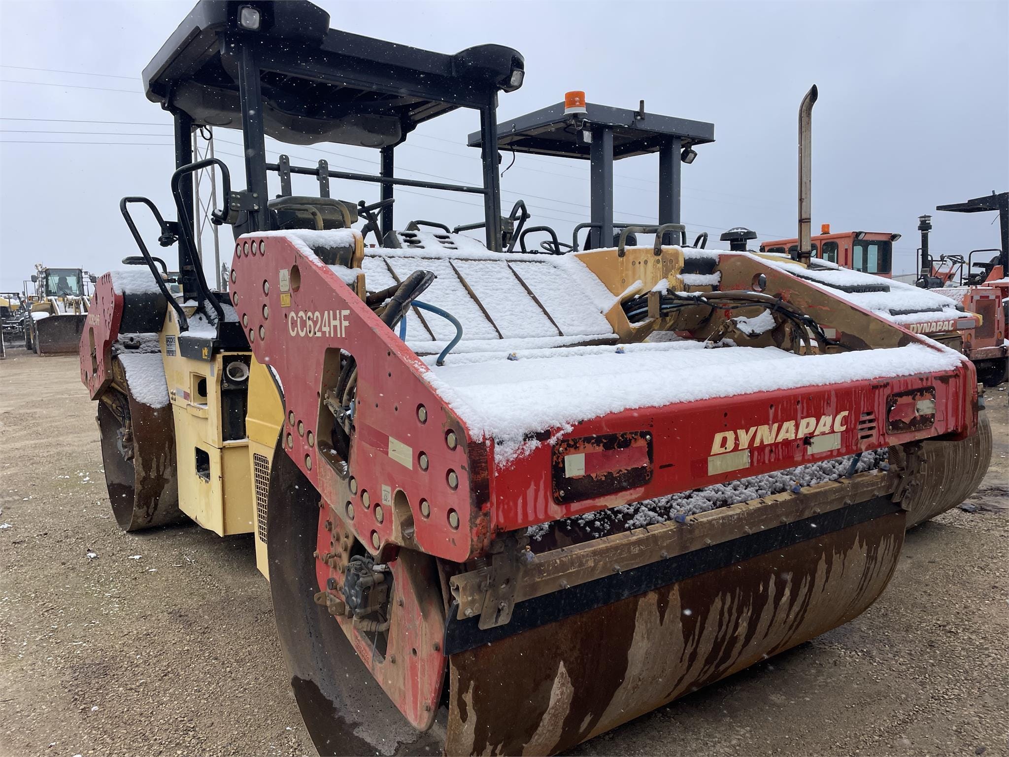 Main image DYNAPAC CC624HF