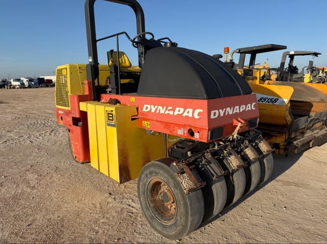 Image of DYNAPAC CP142 equipment image 2