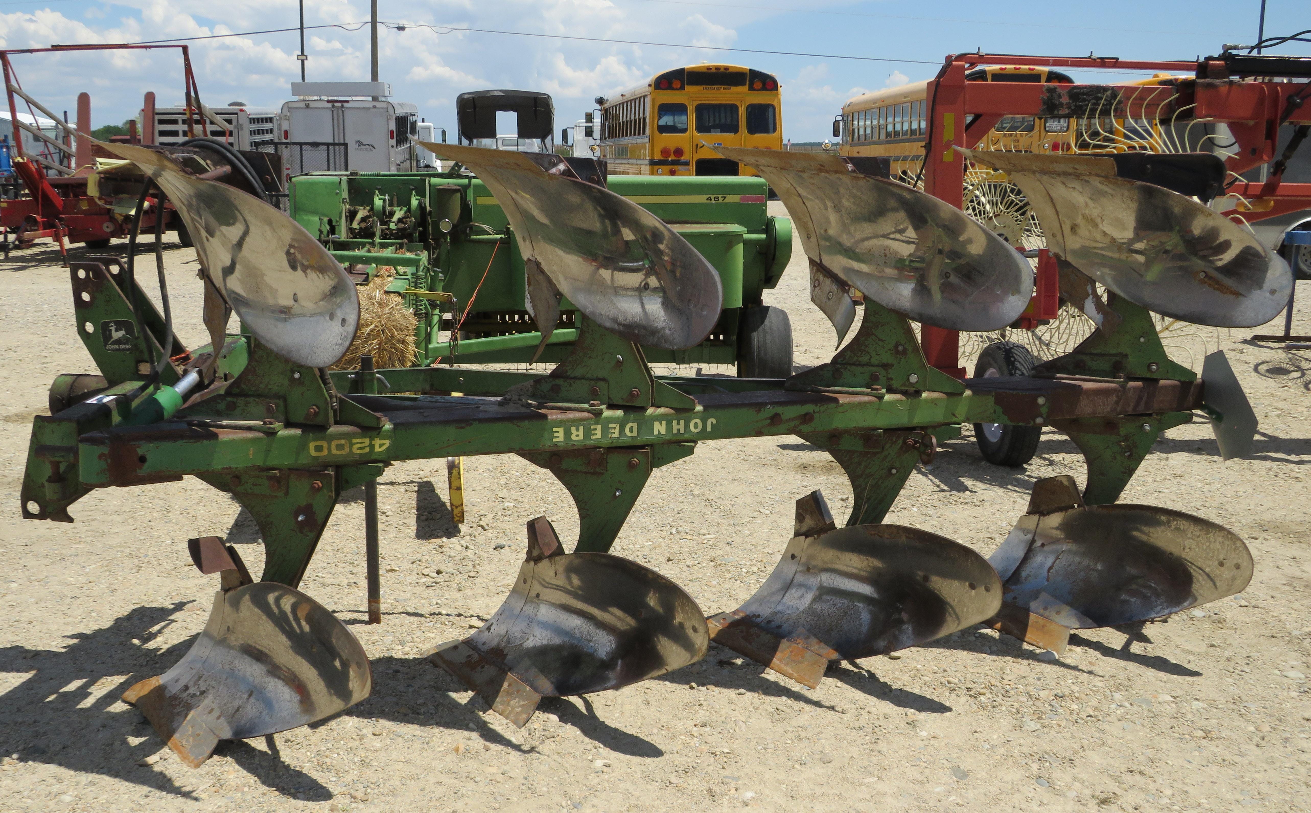 Main image John Deere 4200