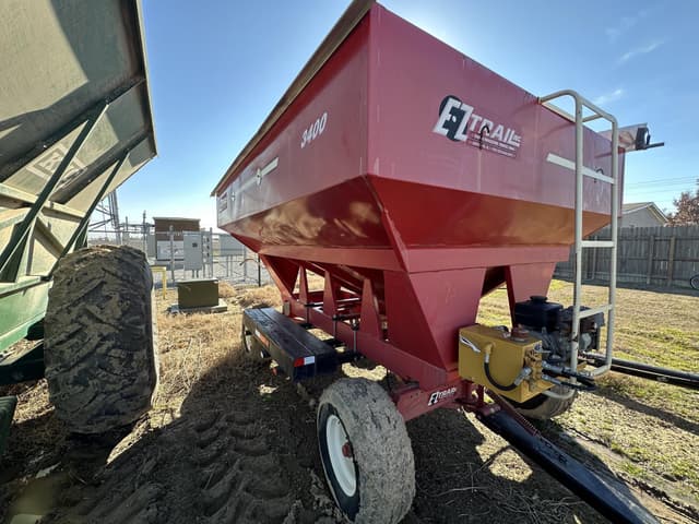 Image of E-Z Trail 3400 equipment image 2