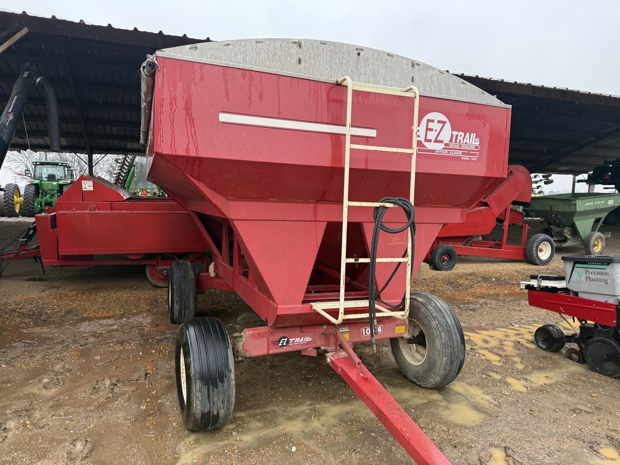 E-Z Trail 1074 Equipment Image0