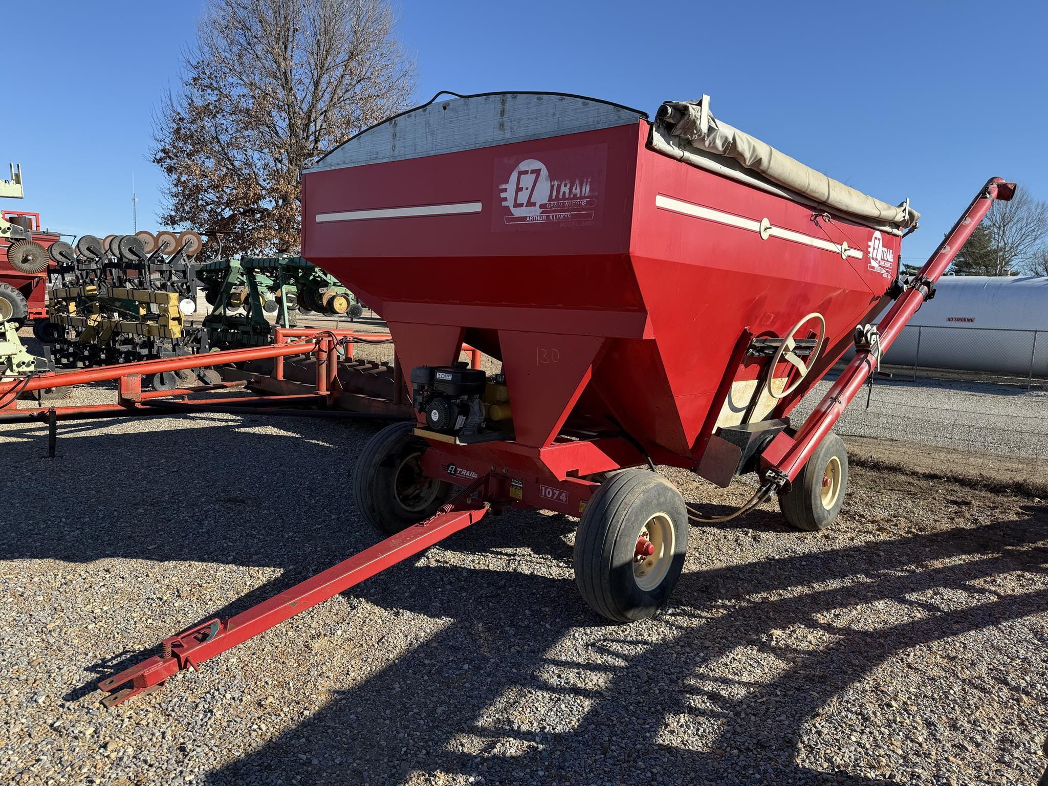 E-Z Trail 1074 Equipment Image0