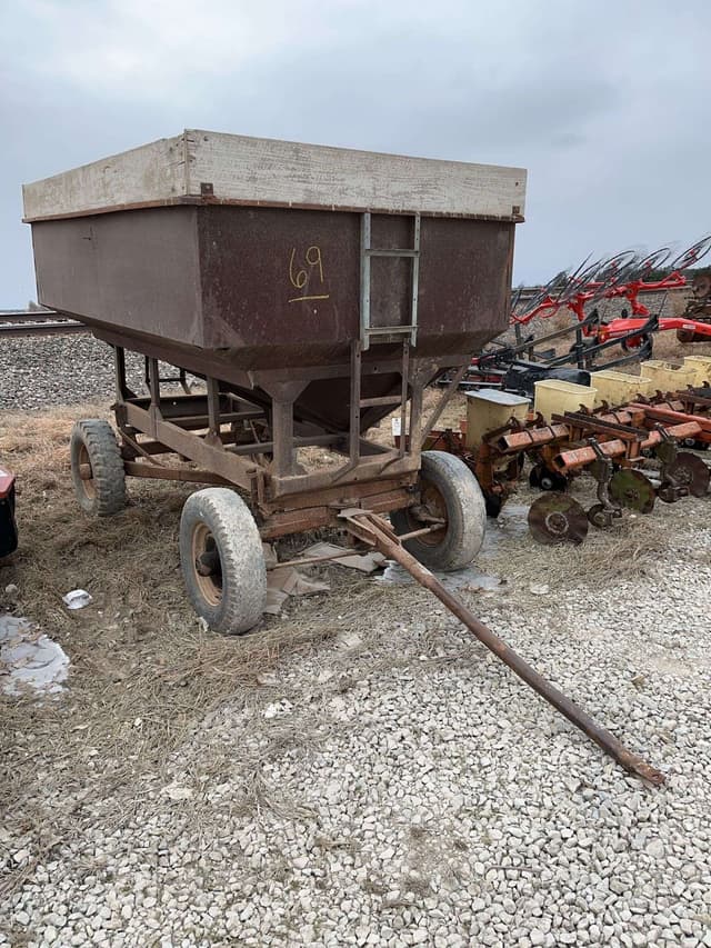 Image of E-Z Trail 220 equipment image 2